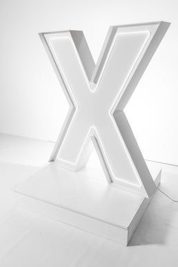 Lettre géante lumineuse « X » — Fête ta Fête