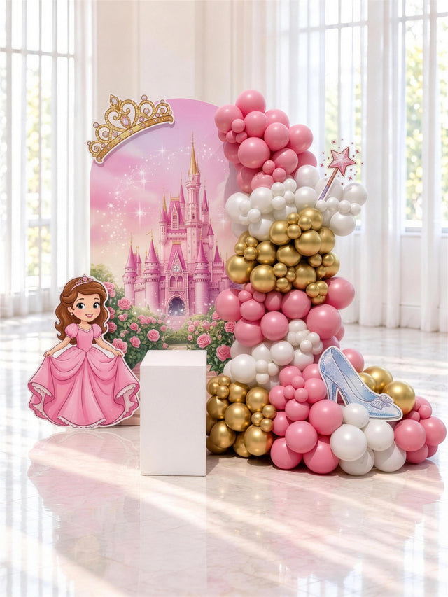 Décor d'anniversaire au thème princesse, backdrop et guirlande de ballons, livré et installé par Fête ta Fête