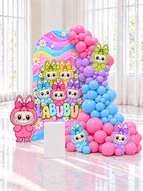 Décoration d'anniversaire pour fille avec petits monstres à boucles, arc-en-ciel et guirlande de ballons roses et bleus